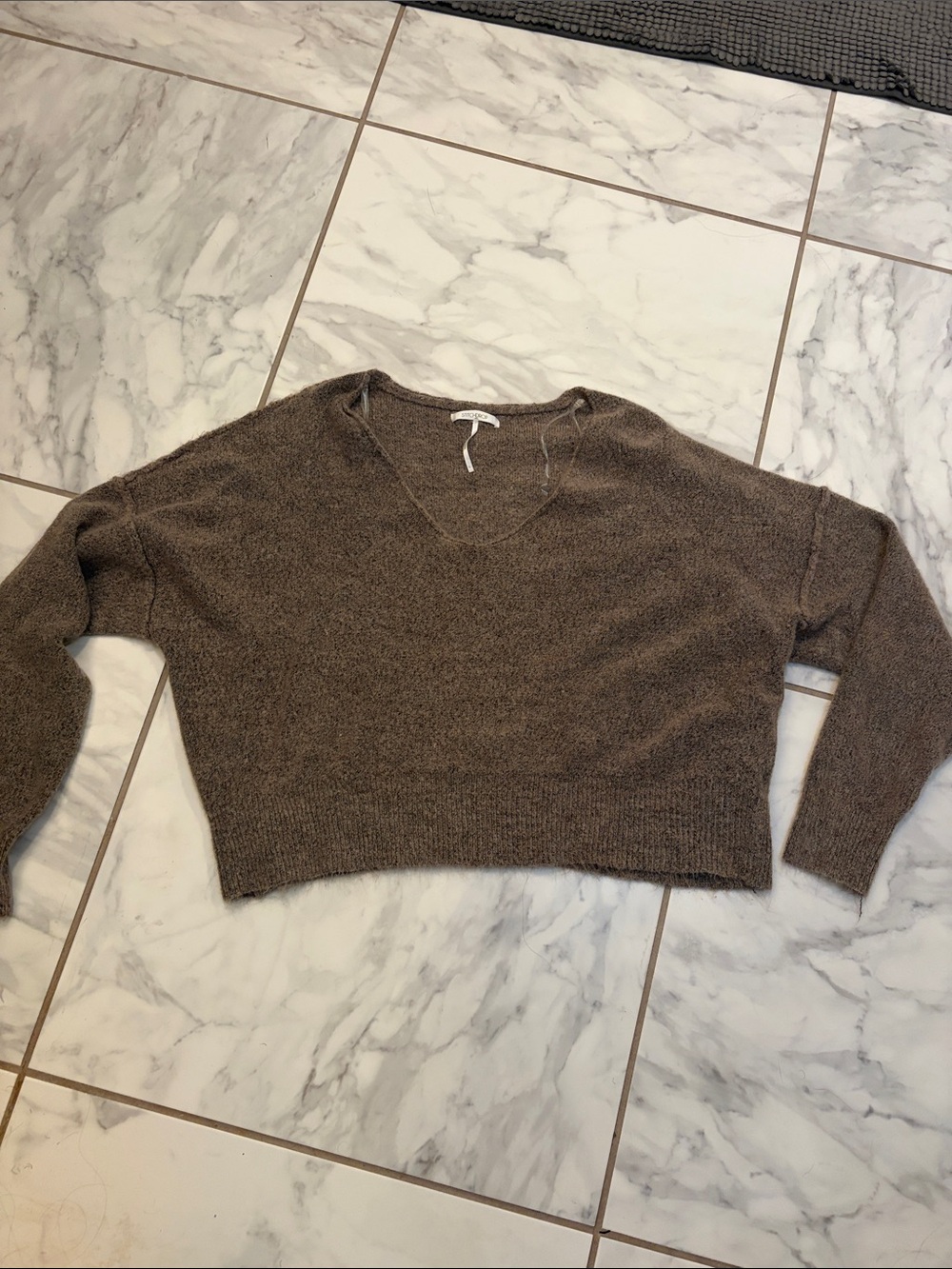 Cropped V-Neck Sweater in Brown by